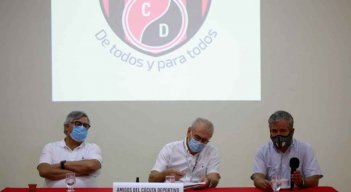 Arturo Acosta Villaveces, Jairo Yáñez y Jorge Luis Pinto. Foto: Juan Pablo Cohen/La Opinión 