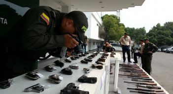 La prohibición de armas por parte de civiles se estableció desde finales de 2015, durante el gobierno de Juan Manuel Santos./ Foto: archivo-La Opinión