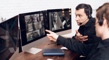 Varios fabricantes de seguridad han lanzado programas para mantener sus dispositivos de borde abiertos a aplicaciones de IA de terceros. / Freepik.es