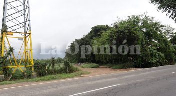 En medio del ataque, la víctima corrió hacia el territorio colombiano, donde se escondió y le pidió a su pareja que la recogiera.