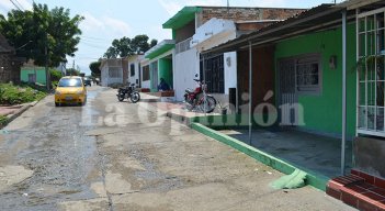 Varios disparos atravesaron la puerta principal donde estaba Rojas Lizarazo, la víctima mortal.