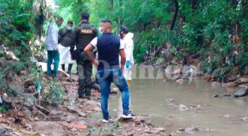 Miembros de la Brinho adelantaron la inspección y el levantamiento del cadáver en la parte baja del barrio Virgilio Barco.