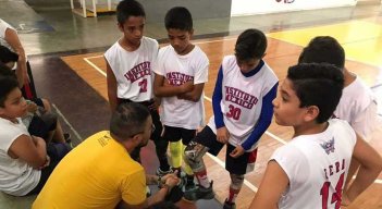 Diego Hernández Raguá, entrenador de baloncesto 