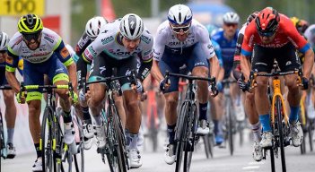 Peter Sagan ciclista eslovaco (primero a la izquierda)