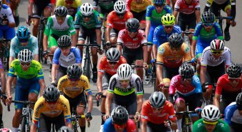 244 corredores de 43 equipos disputaron la Vuelta de la Juventud. 