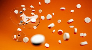 El hecho de que estos medicamentos puedan ser deglutidos con mayor facilidad y tengan menos requisitos al momento de consumirlos permite que el paciente se adhiera al tratamiento y lo finalice con éxito. / Foto: Cortesía