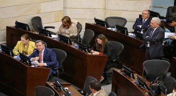 Uribismo advierte que “exagerar” en impuestos afecta confianza en inversión./FOTO: Colprensa