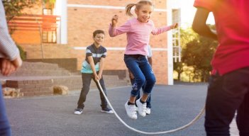 Los ejercicios y la práctica de deportes traen beneficios en la salud de los niños. Foto: Tomada de internet.