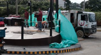 La lona verde fue retirada tan pronto como se terminaron las adecuaciones. El negocio abrirá puertas dentro de poco.