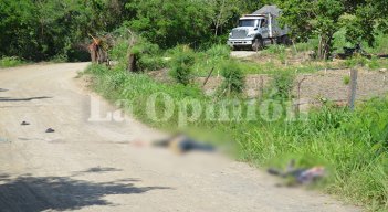 Los dos hombres aparecieron con más de tres tiros