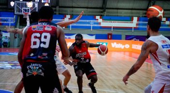 Keyron Sheard, el más destacados de los Motilones del Norte en su debut.