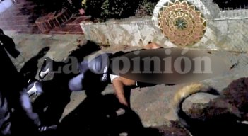 El hombre murió de manera inmediata a un costado de la vía. / Foto: Cortesía
