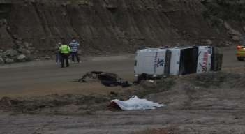 El mortal choque ocurrió en el Anillo Vial Occidental.