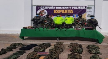 La Fuerza de Tarea Vulcano del Ejército y la Policía hallaron el material de guerra.