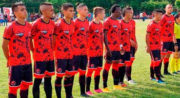 Cúcuta Deportivo goleó 3-0 a El Viejo y Tom, escuadra local. 
