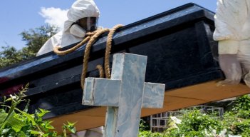 Una suma de factores que ha llevado a que el porcentaje de fallecidos con relación al número de contagios contabilizados en la entidad se ubique en 11.4% durante la última semana epidemiológica./ Cortesía/ La Opinión 