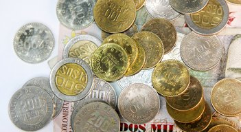 Los trabajadores podrán solicitar en la entidad correspondiente del país de residencia o trabajo la unificación de los aportes obligatorios.