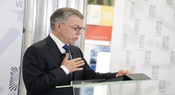 El expresidente Juan Manuel Santos rinde testimonio ante la Comisión de la Verdad sobre los falsos positivos./Foto: colprensa