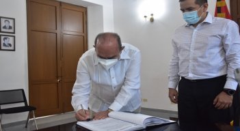 Héctor Parra se posesionó nuevamente como rector de la UFPS./Foto: cortesía