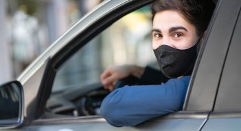 Los jóvenes adquieren más carros