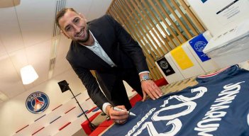 Gianluigi Donnarumma, de 22 años, procedente del AC Milan, es el nuevo arquero del París SG 