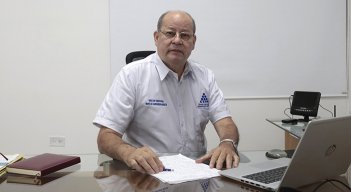 Director de la ESAP, Oscar Eduardo Carvajal.