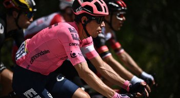 Rigoberto Urán continúa en la segunda posición del Tour de Francia. 