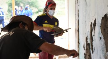 El trabajo fue desarrollado por integrantes del  Voluntariado Construimos Futuro, de la Unión Vial Río Pamplonita, y se trató de la sexta jornada organizada por trabajadores de la empresa encargada de la vía 4G Pamplona–Cúcuta. / Foto: Cortesía