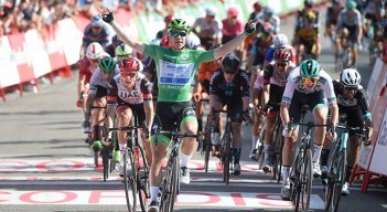 Fabio Jakobsen (Deceuninck-Quick Step) sumó su tercera victoria en la presente Vuelta a España.