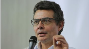 Alejandro Gaviria asegura que estará en una consulta interpardista en marzo 