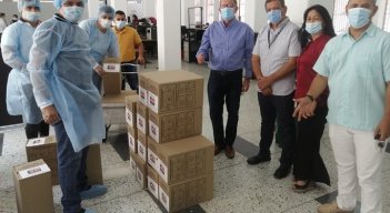 El comité de la revocatoria contra Jairo Yáñez entregó las firmas a la Registraduría./Foto cortesía para La Opinión