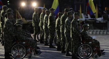 Los uniformados tendrán que estar retirados del servicio para aspirar./Foto Archivo Colprensa