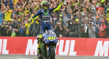 Valentino Rossi se retira del Moto GP. 