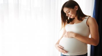 Las embarazadas consultan sobre las vacunas.