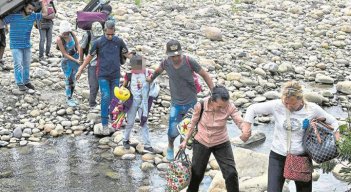 La pobreza extrema y el éxodo migratorio que ya bordea los  millones de venezolanos, sirven como caldo de cultivo para la trata de personas, pues las víctimas son captadas con tentadoras ofertas laborales por las mafias que operan en las trochas que conectan a Colombia con Venezuela, según FundaREDES. / Foto: Cortesía