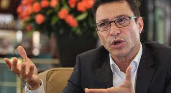 Carlos Caicedo.