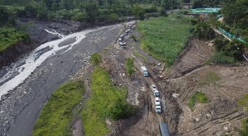 Las lluvias y el paso de vehículos no dejan que los trabajos avancen con normalidad. / Cortesía/ La Opinión. 