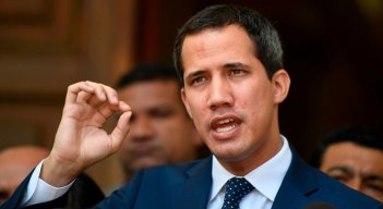 La eliminación de estas sanciones económicas será posible “de cara al cumplimiento de un acuerdo”, dijo Guaidó en una entrevista con el diario Reforma. / Foto: AFP