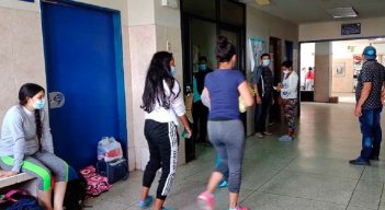 Los papás de los recién nacidos en San Cristobal reclaman más atención en Hospital Central./Foto Cortesía