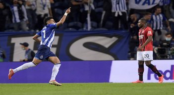 Luis Díaz se luce en Champions marcándole al Milán