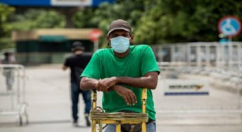 Los carretilleros de la frontera./Foto: ElColombiano