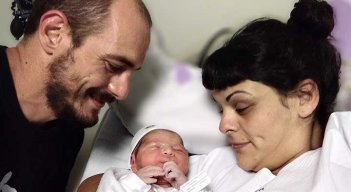 Diego Armando Amado, el niño que nació este jueves en Argentina.
