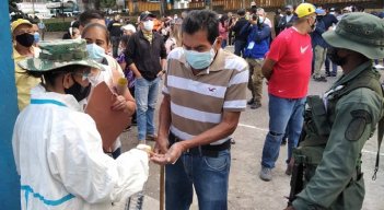 Ciudadanos denunciaron cambios arbitrarios en el registro electoral hacia otras ciudades. /Foto: La Opinión