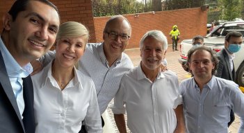 David Barguil, Dilian Francisca Toro, Juan Carlos Echeverry, Enrique Peñalosa, Federico Gutiérrez y Alex Char, integran la alianza. / Foto cortesía Para La Opinión