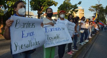 Hermano de Hugo Chávez renuncia a gobernación de Barinas 