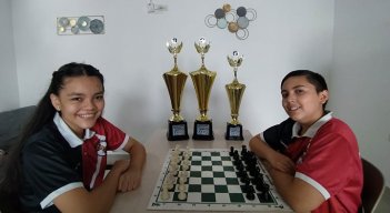 Ghisell Gabriela Morales y Juan Sebastián Negrón, promesas del ajedrez nortesantandereano.