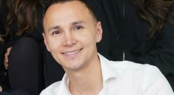 El chat que habría escrito Mauricio Leal y que empleada pone en duda