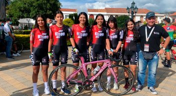 Equipo femenino de Norte Vuelta del Futuro 2021