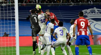 Con este triunfo, el Real Madrid se confirma como el más serio aspirante al título: a diez días de la tregua de invierno. / Foto: AFP