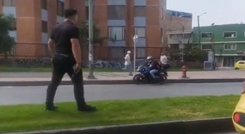Hombre dispara contra un limpiavidrios en Bogotá